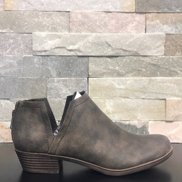 Sugar Tessa Ankle Bootie - Picture 5 of 6